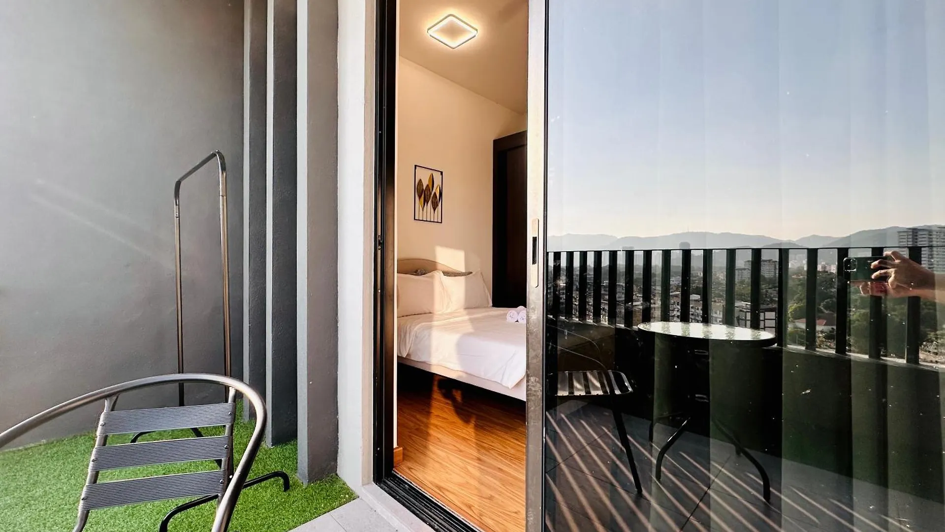 New Georgetown Instagramable 2Br Homestay For 10Pax 无敌美景两房民宿 Beacon Executive Suite 乔治敦