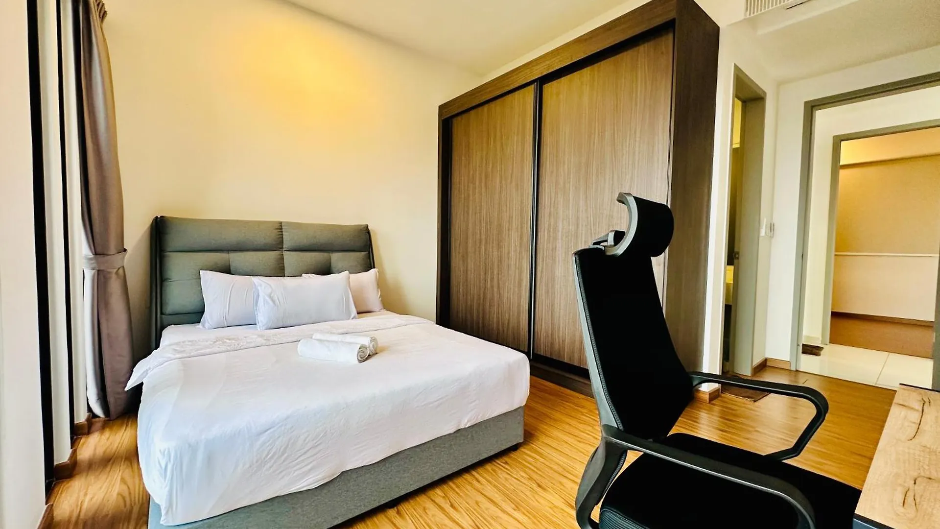 New Georgetown Instagramable 2Br Homestay For 10Pax 无敌美景两房民宿 Beacon Executive Suite 马来西亚