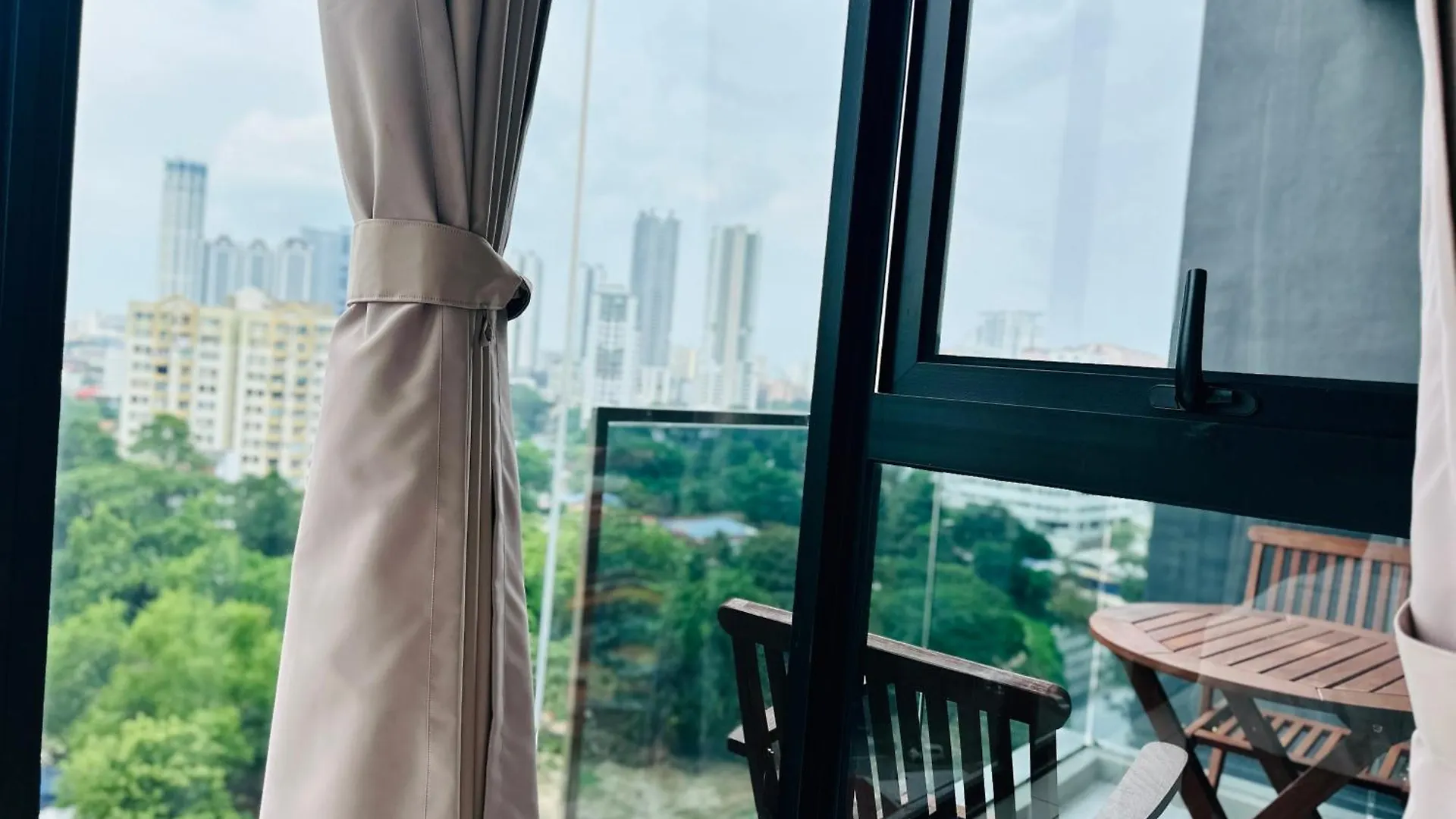 New Georgetown Instagramable 2Br Homestay For 10Pax 无敌美景两房民宿 Beacon Executive Suite 乔治敦
