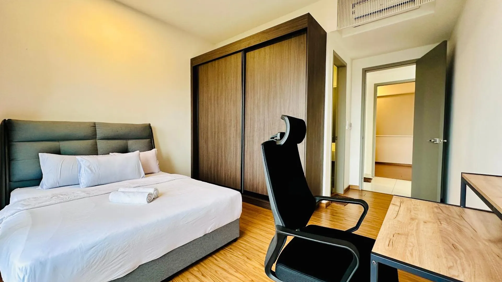 New Georgetown Instagramable 2Br Homestay For 10Pax 无敌美景两房民宿 Beacon Executive Suite 公寓 乔治敦
