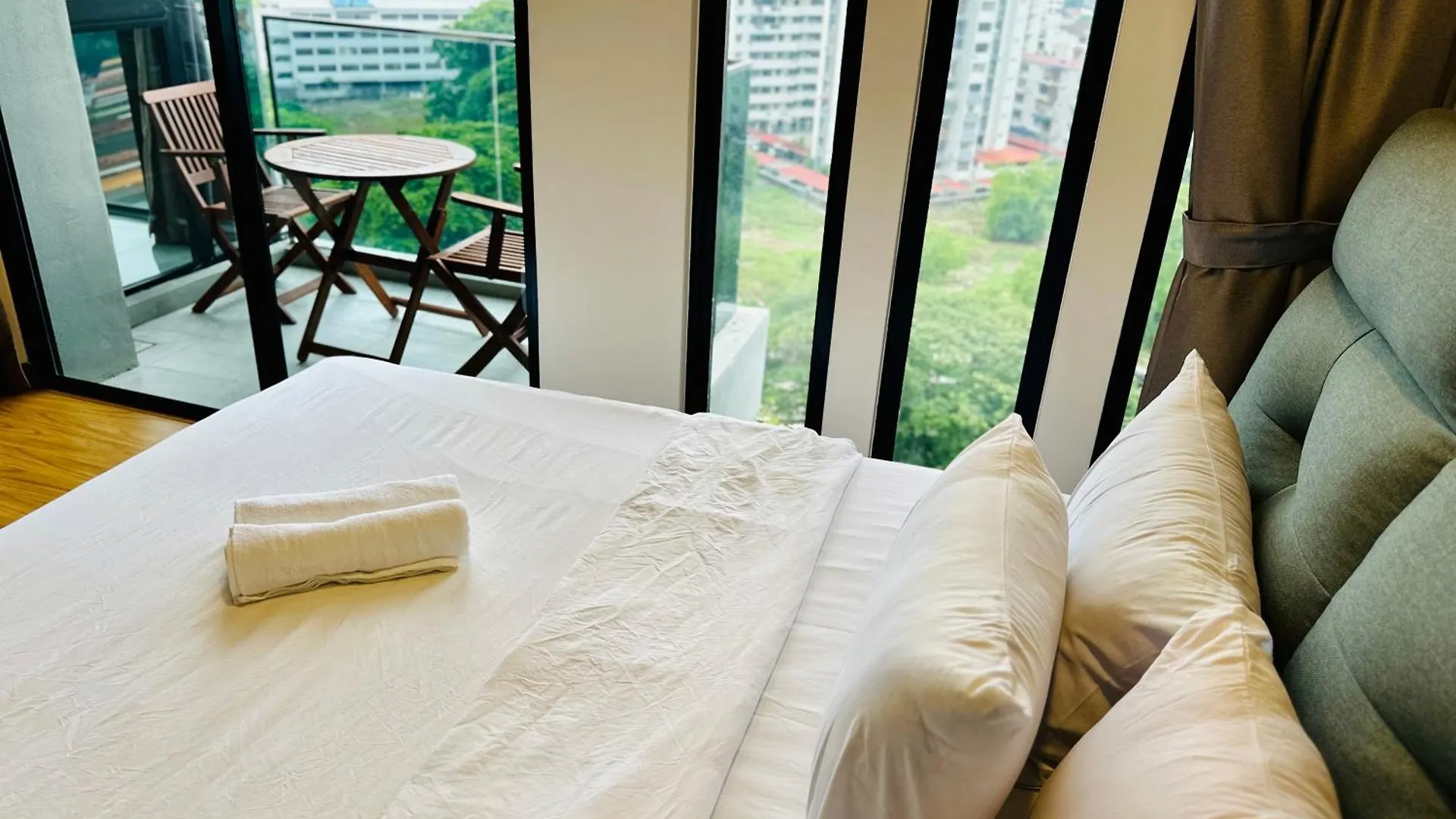 New Georgetown Instagramable 2Br Homestay For 10Pax 无敌美景两房民宿 Beacon Executive Suite 乔治敦